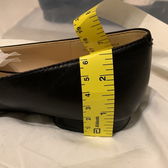 Nine West Women's Leather Ballet Flat, Black, size 7M, only worn once - Picture 11 of 12